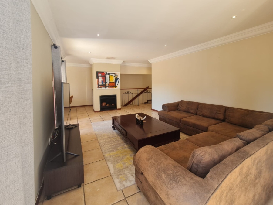 To Let 4 Bedroom Property for Rent in Eagles Landing North West